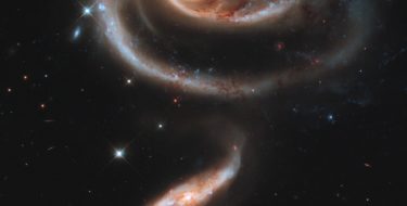 Du système solaire aux galaxies